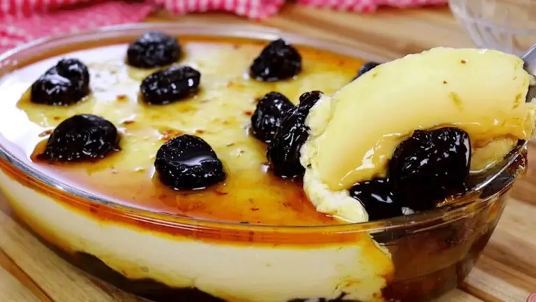 Receita de Manjar Branco de Coco com Ameixas: esse é perfeito!