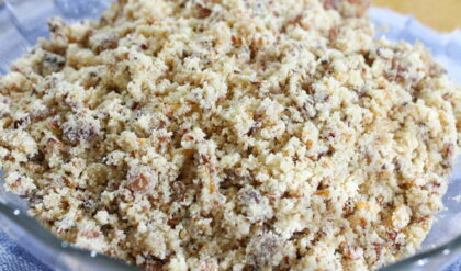 Farofa simples com bacon e calabresa