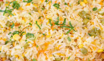 Receita de arroz com cenoura, ervilha e milho